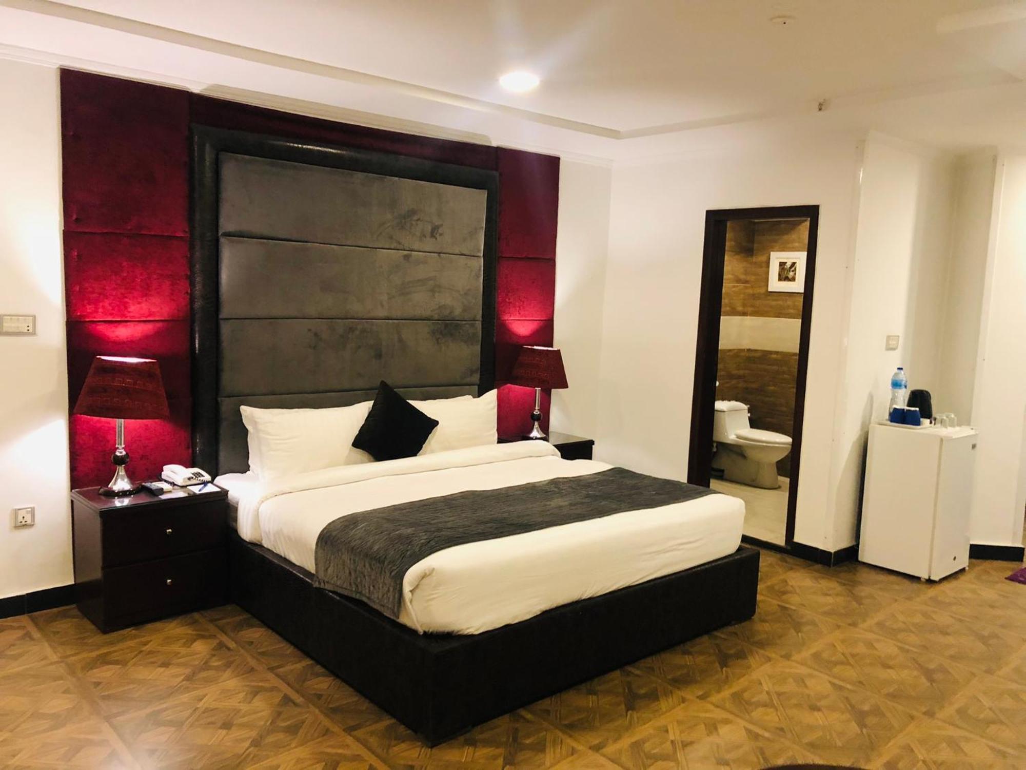 Hotel Oban Lahore Exterior photo